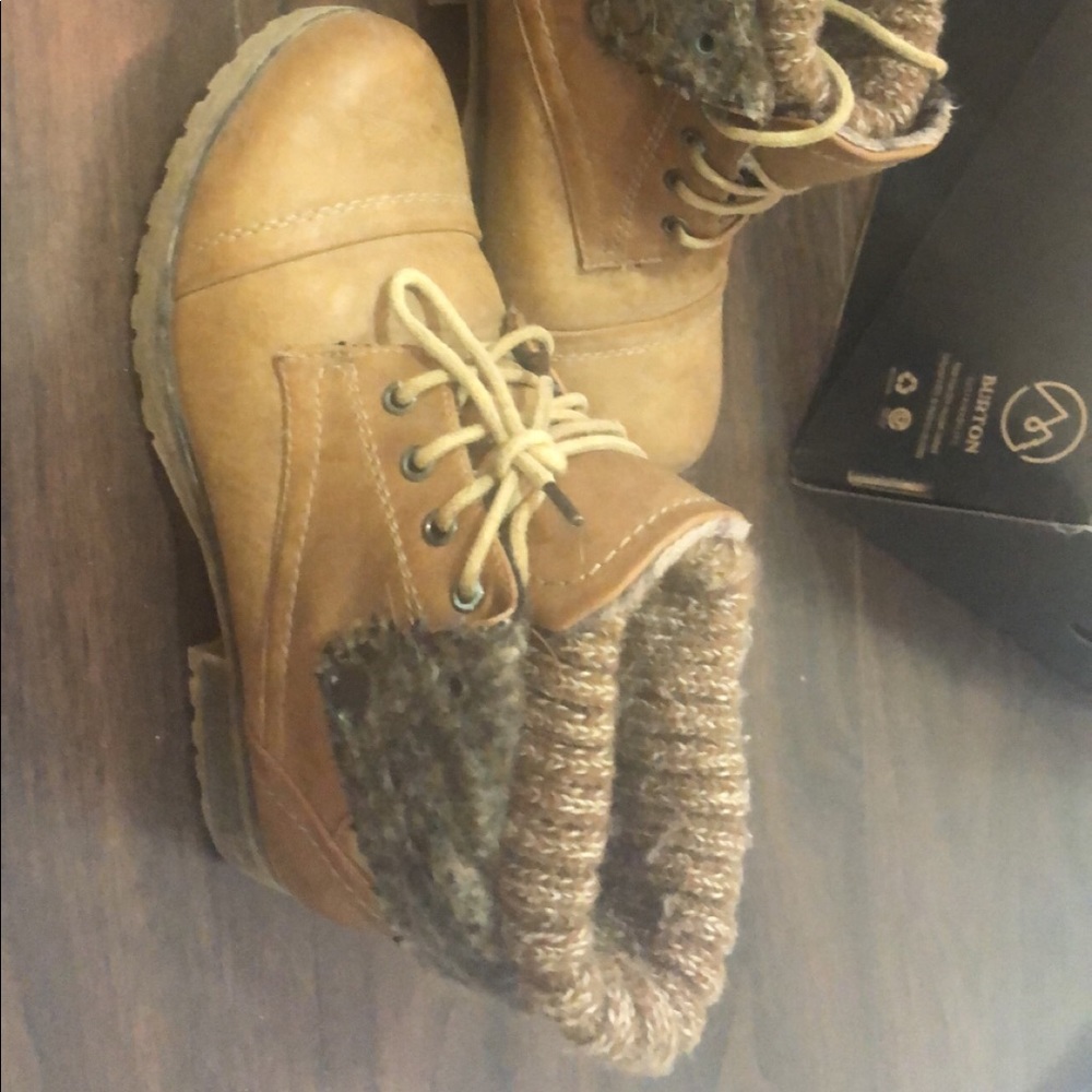 Fall boots - Picture 2 of 2